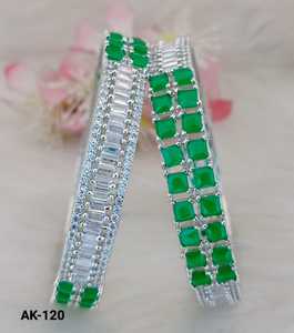 Designer AD Premium Quality Handmade Fashion Bangles Set pour les femmes pour les mariages, les événements et les cadeaux festifs - Product Image 4