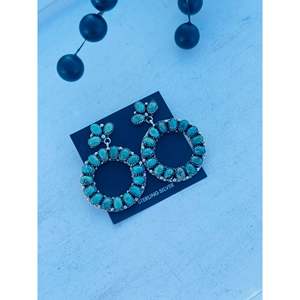 Pendientes colgantes de turquesa Navajo Kingman y plata de ley con baño de oro, diseño de racimo para fiestas - Product Image 3