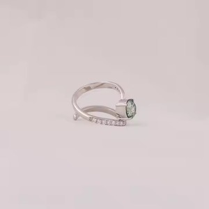 แหวนเพชรสีทองทึบแหวนเพชรสำหรับปลูกในห้องปฏิบัติการทรงกลมสีเขียวทรงกลมขนาดเล็ก - Product Image 2