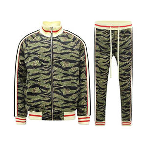 Ensemble de survêtement décontracté pour homme, veste zippée confortable avec pantalon de survêtement pour les journées de détente, les activités sportives et les séances d'entraînement en plein air - Product Image 1