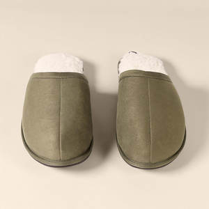 Vente en gros de jolies pantoufles pakistanaises, motif personnalisé, pantoufles d'intérieur chaudes pour l'hiver, couleur et taille personnalisées - Product Image 1