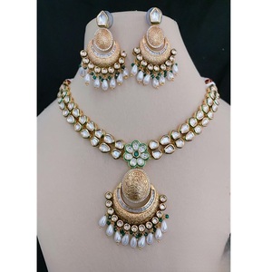 Conjunto de joyería Kundan de lujo para mujer, collar de boda con pendientes a juego, conjunto de Kundan de boda de diseñador - Product Image 1