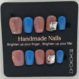 Piccola Figurina di Zucchero Filato in Resina - Product Image 1