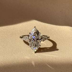 Alta calidad al por mayor 14K blanco amarillo oro rosa Moissanite anillos corte brillante E Color 2,5 quilates VVS2 mujeres compromiso OEM - Product Image 3