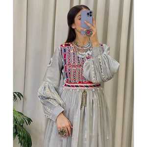 Robe Afghani pour femmes, élégante ceinture brodée, détails plissés, tissu traditionnel confortable au sol pour les célébrations festives - Product Image 4