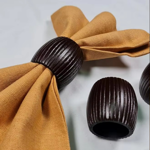 Servilleteros de madera de mango de lujo, estilo de segmento con forma de mariposa para bodas y fiestas, Decoración de mesa impresionante para la temporada de primavera - Product Image 1