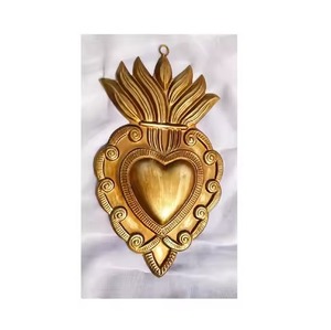 Medalla Reliquia de Metal Antigua Francesa con Sagrado Corazón en Llamas y Adorno de Milagros de Metal Dorado - Product Image 4