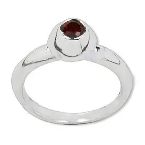 Anillo de Plata 925 con Piedra de Granate Natural, Corte Ovalado, Chapado en Rodio, Elegante Tecnología de Incrustación de Rodio, Regalo para Mujer - Product Image 1