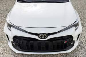 NEATLY USED 2023 pour GR Corolla Turbo R20 Volant à Gauche ~5 900 Miles Boîte Manuelle 6 Vitesses Très Bien Équipé - Product Image 5