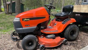 Cortadora de Césped de Alta Calidad Kubota G261 HD 54, Tractor Cortacésped de 42 Pulgadas, Equipo Duradero para Cortar Césped en Jardín y Patio - Product Image 5