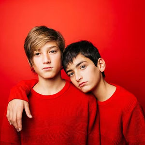 เสื้อยืดและเสื้อโปโลสำหรับเด็กผู้ชายหลากสีลายพิมพ์ธรรมดาด้วยผ้าไม้ไผ่ที่ยอดเยี่ยม - Product Image 1