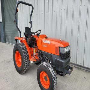 Tracteurs agricoles Kubota L3200D 4x4 d'occasion en bon état, prêts à travailler avec composants principaux (pompe et moteur), prix bas - Product Image 2