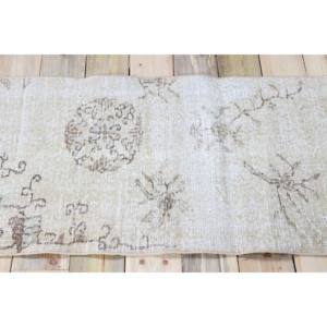 Tapis turc vintage, petit tapis de 2,1 x 3,9 pi (63 x 120 cm), tapis en laine beige à motifs floraux - Product Image 3