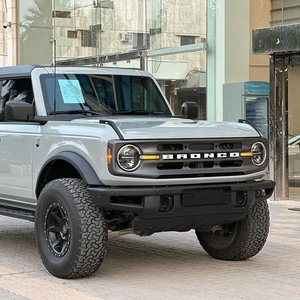 รถยนต์เอสยูวีออฟโรดสุดหรู ปี 2021 เครื่องยนต์เบนซิน 3.0 ลิตร ทวินเทอร์โบ พร้อมภายในหุ้มหนัง กล้องมองหลัง และหลังคาซันรูฟ - Product Image 1