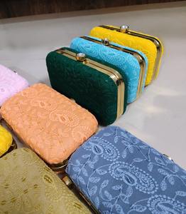 Pochette indienne en métal brodée à la main pour Noël Nouvel An Saint Valentin Thanksgiving Retour Cadeaux Autres Festivals - Product Image 2