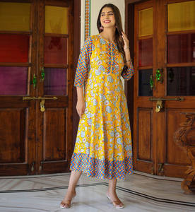 Robe Anarkali de maternité en rayonne à imprimé floral jaune pour femmes, avec col rond et manches 3/4, conçue pour un port confortable - Product Image 5