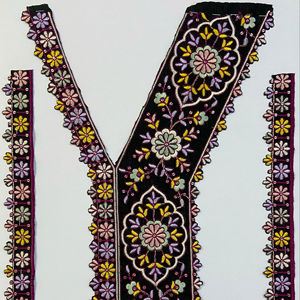 Exquisitos diseños de escote bordados, bordados artesanales personalizados para marcas de moda y fabricantes de ropa hechos en la India 100% - Product Image 1