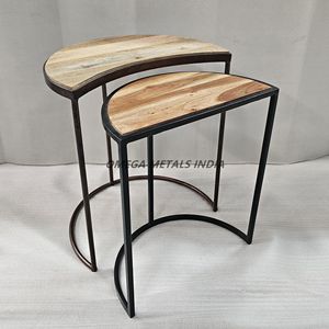 Table basse artisanale avec une forme audacieuse et innovante construite en pierre noire élégante pour améliorer l'esthétique de votre décoration intérieure - Product Image 4