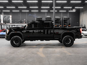 GMC Sierra 2500HD AT4 Crew Cab 4WD avec sièges en cuir 2024 d'occasion Boîte manuelle intérieur foncé - Product Image 2