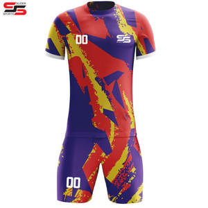 Ensembles d'uniformes de football imprimés par sublimation de conception personnalisée en gros OEM uniformes de football de couleur personnalisée pour hommes - Product Image 6