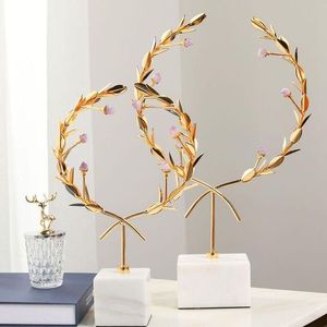 Pièce décorative de table en métal doré, design italien moderne, légère et écologique, très vendue, pour la décoration intérieure. - Product Image 6