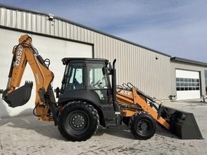 2024 utilisé pour la chargeuse-pelleteuse Case 580SV avec moteur Kubota Cylindre hydraulique Eaton Garantie 1 an-Composants de base inclus - Product Image 4