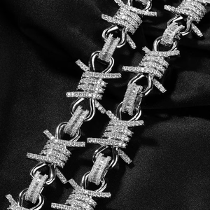 Bracelet en fil de fer barbelé argenté avec fermoir pavé de diamants moissanite, bijoux de luxe hip-hop pour hommes - Product Image 3