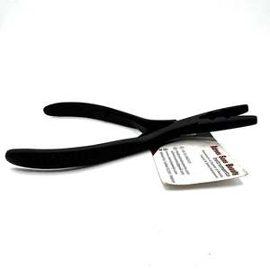 Pince à cheveux en acier inoxydable de qualité chirurgicale à pointe incurvée noire mate avec logo personnalisé et deux trous - Product Image 6