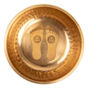 Cuenco Tibetano de Latón Antiguo para Meditación con Mazo de Madera y Cojín, Diseño Grabado, Arte y Coleccionable, Hecho en Nepal - Product Image 4
