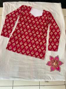 Haut à fleurs léger Tenue décontractée en coton Tunique à col en V à imprimé floral Haut tunique en pur coton pour bureau - Product Image 2