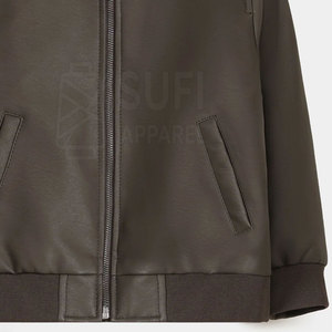 Chaqueta Bomber Ligera con Capucha Unisex para Invierno, Logotipo Frontal, Resistente al Viento, Ecológica, Personalizable, Hecha en Pakistán, Poliéster/Nailon - Product Image 6