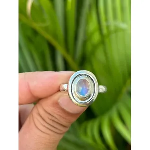 Bague ajustable en argent 925 avec pierre de lune arc-en-ciel, plaquée or rose, style serti clos, pour fiançailles - Product Image 1