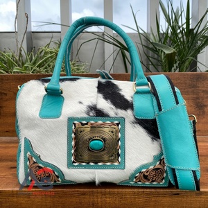 Mini sac polochon en cuir de vachette usiné à la main avec logo personnalisé pour week-end pierre turquoise Organisateur de voyage en cuir véritable style de vie - Product Image 1