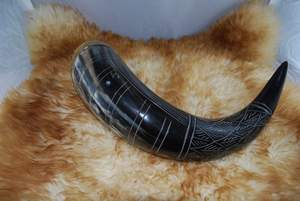 Corne à boire viking de qualité supérieure, personnalisée, naturelle, artisanale, écologique, polie, pour la maison, les restaurants et les hôtels, en provenance d'Inde. - Product Image 5