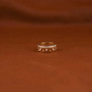 Personalizable 14KT chapado en oro Lab Grown Diamond Crown Shape Wedding Band Estilo de moda Joyería de compromiso - Product Image 1