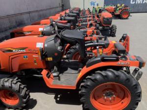 Mini Tractor Compacto B2441 4WD de 24HP/27HP con Motor de Transmisión por Engranajes de Alta Precisión para Uso Agrícola, Pulverizadores, Cultivador, Rotocultivador - Product Image 4