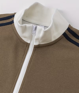 เสื้อสเวตเชิ้ตผู้ชายสีเทาอ่อน ผ้าฝ้าย 100% ทรงปกติ แขนยาว คอปกแบบสวม ปิดกระดุม ผ้าฟลีซ ใส่สบาย เหมาะสำหรับฤดูหนาว - Product Image 3