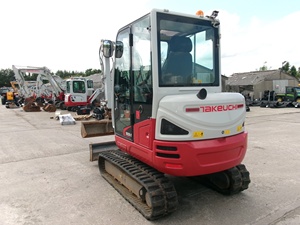 Vente flash : Mini-excavatrice Takeuchi TB235-2, godet de 0,1 m3, qualité 10 tonnes, fonctionnement inclus, moteur, boîte de vitesses, pompe à engrenages, Hydac, PLC - Product Image 5