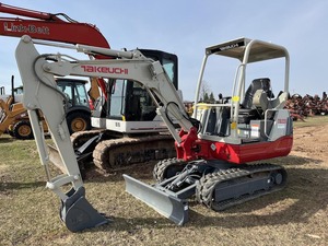 Mini-excavatrices sur chenilles TAKEUCHI TB230 2024, excavatrice hydraulique de 3,5 tonnes avec godet de terrassement d'une capacité de 0,12 m³ - Product Image 1