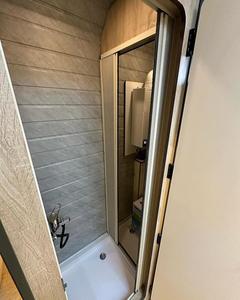 Remolque de Camping Ligero Impermeable para 4 Personas Fetih 410 Premium Mini, Caravana Todoterreno Tipo Lágrima con Cocina y Cama - Product Image 6