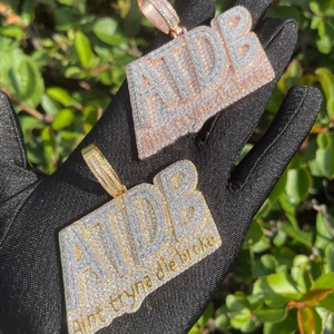 Colgante de Diamante con Nombre Personalizado, Cultivado en Laboratorio |   Collar con Placa de Nombre con Letras con Incrustaciones de Diamantes |   Joyería Hip Hop Chapada en Oro Amarillo - Product Image 1