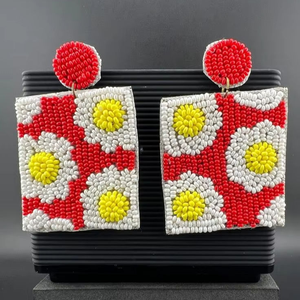 Boucle d'oreille Rectangle fleur rouge broderie perlée fantaisie de qualité supérieure avec travail manuel à la mode et conception à la mode pour fille - Product Image 1
