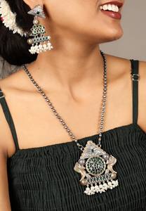 Conjunto de Collar y Aretes de Plata Oxidada en Dos Tonos con Piedra Verde, Regalo para Ella - Product Image 2