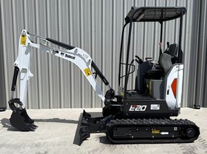 Miniexcavadora Usada Bobcat E20 de 2 Toneladas con Motor Yanmar, Bomba y Caja de Cambios Kawasaki - Alto Momento de Carga, Garantía de 4 Años - Product Image 4