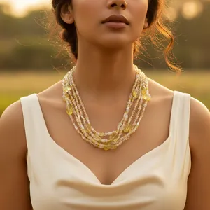 Collier de luxe multicouche pour femme avec perles de cristal, imitation perle et strass, idéal pour les mariages et les occasions élégantes - Product Image 2
