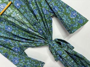 Robe Kimono en coton indien imprimé feuilles fait à la main Robe de demoiselle d'honneur bleue été léger longueur au sol couverture de plage robes décontractées - Product Image 5