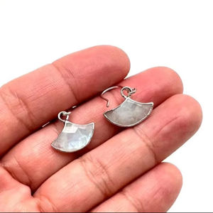Boho Style 925 Sterling Silver Moonstone Gemstone Boucles d'oreilles Bijoux Boucles d'oreilles en argent faites à la main Bijoux pour femmes Cadeau de mariage pour - Product Image 1