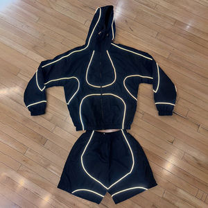 Fabricante de Conjuntos Deportivos, Conjuntos Cortos Cortavientos Personalizados 100% Poliéster, Conjuntos Deportivos Reflectantes - Product Image 1