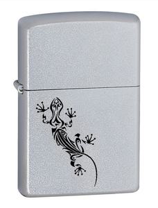 Encendedor Elegante para el Hogar - Plateado Cepillado, Resistente al Viento, Regalo Único, Inspirado en el Arte del Tatuaje, Accesorio Religioso o de Moda - Product Image 4