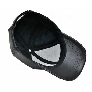 Gorra de Béisbol Unisex de Cuero PU de 5 Paneles, Ajustada, Negra Sólida, Informal, para Adultos, Fabricada por Antique Fashion - Product Image 3